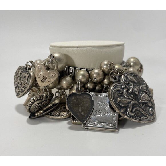 Unbranded Jewelry - Vtg Silver Tone Heart Charm Bracelet Expandable Band Mixed Heart Lock Key Charm
